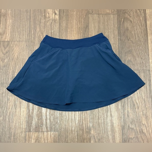 Under Armour Navy Athletic Skirt w/ Pockets & Built-In Shorts | Size Small - Picture 1 of 4